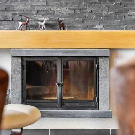 Saturne 103 Sur La Place Du Village A Anzère